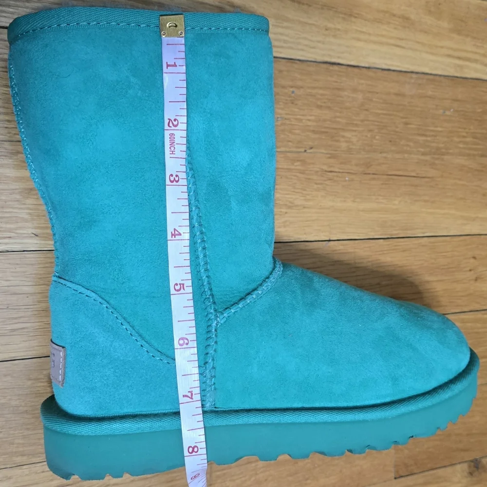 UGG Classic Short II Boots Emerald Green Size 5 - Picture 14 of 14